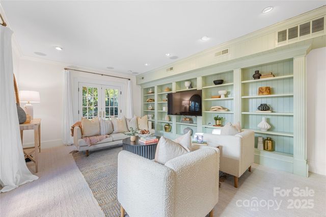 2119 Dilworth Road E, Charlotte, NC 28203