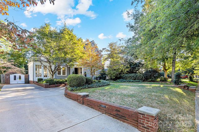 2119 Dilworth Road E, Charlotte, NC 28203