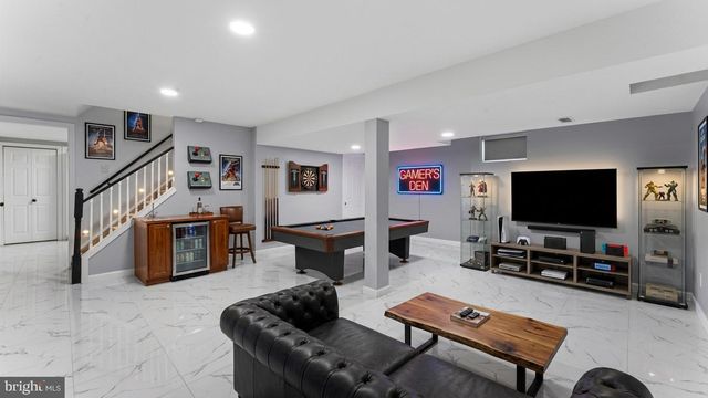 7 GREENWICH CT, Newark, DE 19702