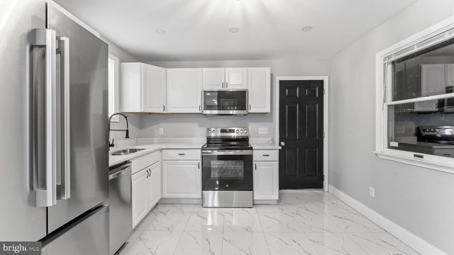 7 GREENWICH CT, Newark, DE 19702