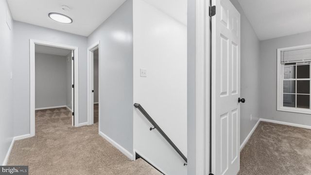 7 GREENWICH CT, Newark, DE 19702