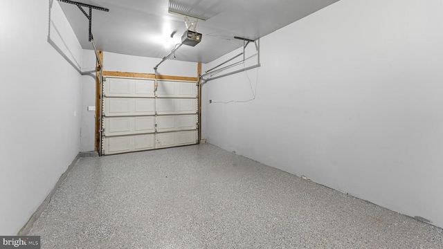 7 GREENWICH CT, Newark, DE 19702