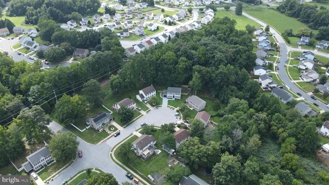 7 GREENWICH CT, Newark, DE 19702