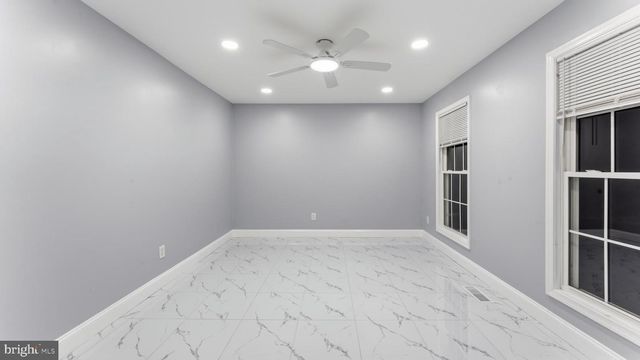 7 GREENWICH CT, Newark, DE 19702