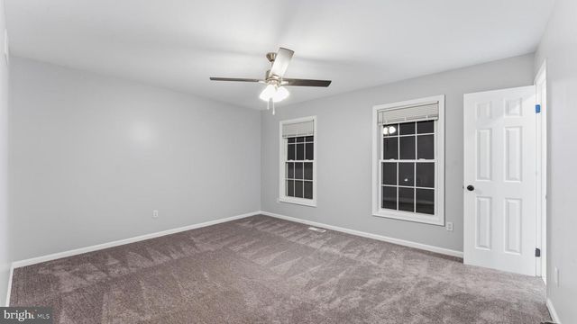 7 GREENWICH CT, Newark, DE 19702