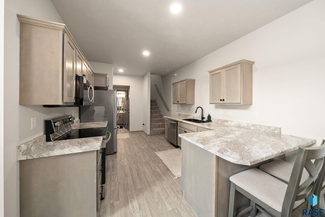 7705 S Townsley Ave Avenue 8, Sioux Falls, SD 57108