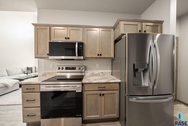 7705 S Townsley Ave Avenue 8, Sioux Falls, SD 57108