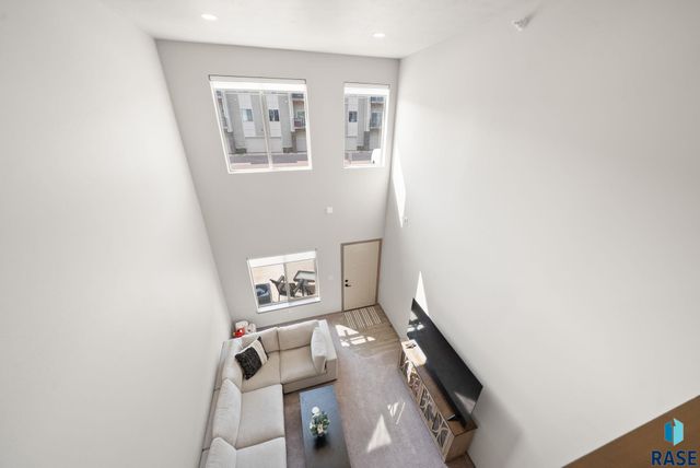 7705 S Townsley Ave Avenue 8, Sioux Falls, SD 57108