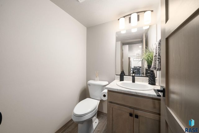 7705 S Townsley Ave Avenue 8, Sioux Falls, SD 57108