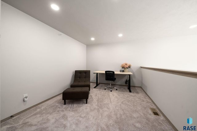 7705 S Townsley Ave Avenue 8, Sioux Falls, SD 57108