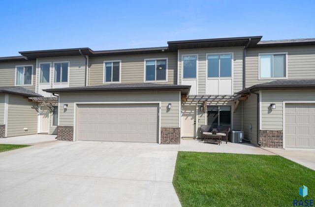 7705 S Townsley Ave Avenue 8, Sioux Falls, SD 57108