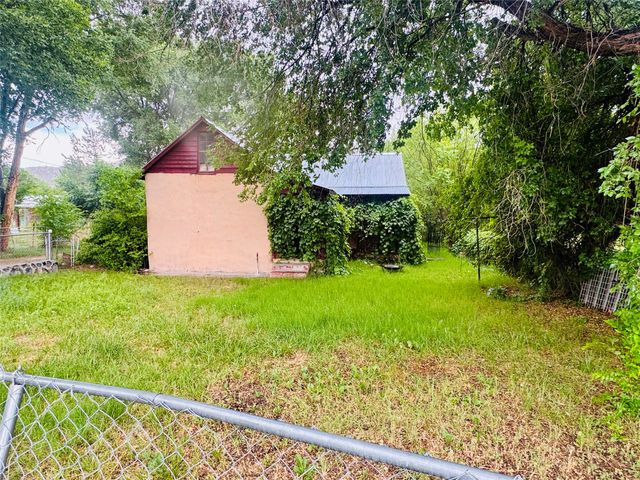 1350 County Road 41, Velarde, NM 87582