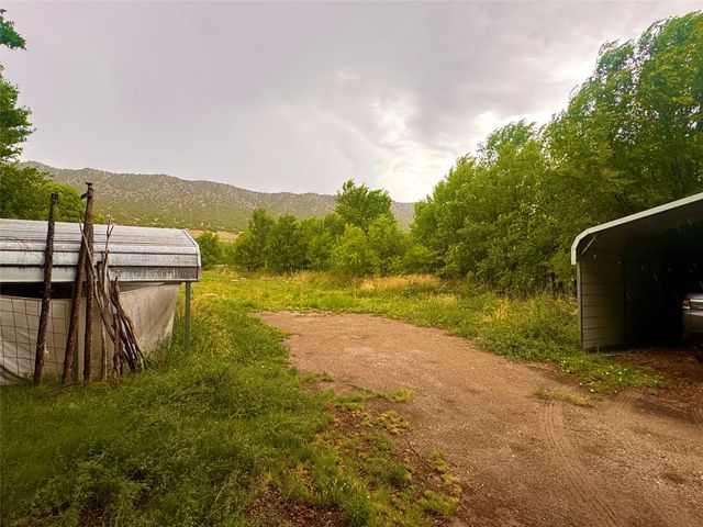 1350 County Road 41, Velarde, NM 87582