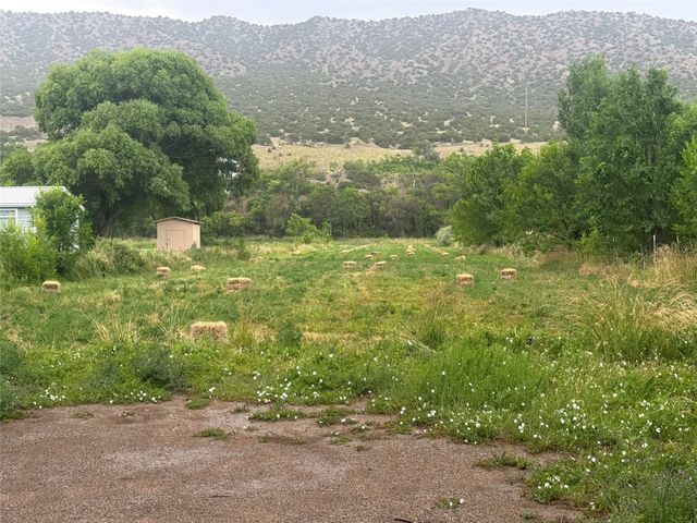 1350 County Road 41, Velarde, NM 87582