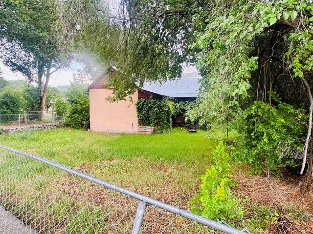 1350 County Road 41, Velarde, NM 87582