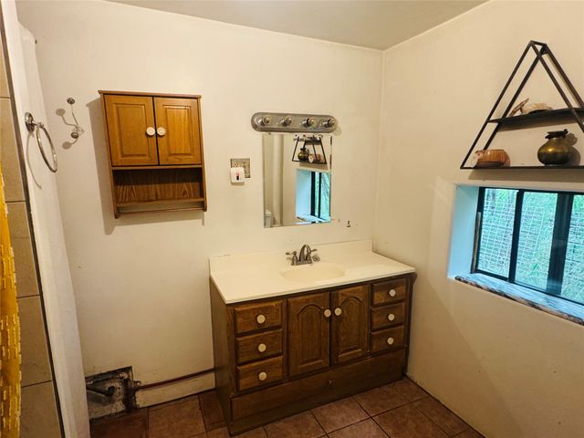 1350 County Road 41, Velarde, NM 87582