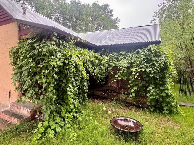 1350 County Road 41, Velarde, NM 87582