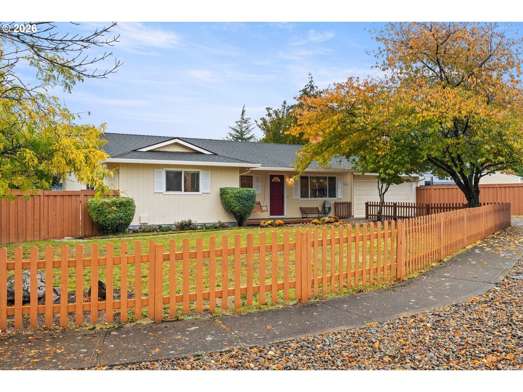 Image 1 of property listing at 1408 N LIBRA St, Newberg, OR 97132