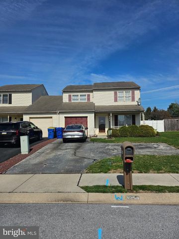 3054 SOLAR DR, Dover, PA 17315