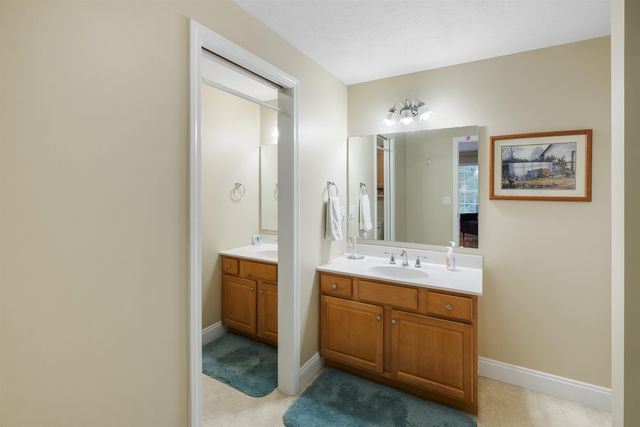 28 Linden Drive, Hampstead, NH 03826