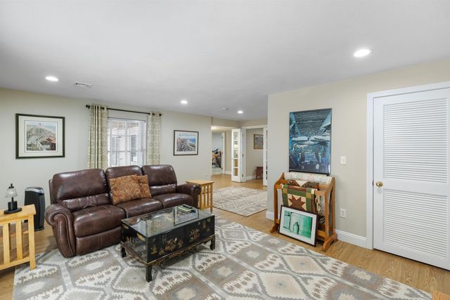 28 Linden Drive, Hampstead, NH 03826