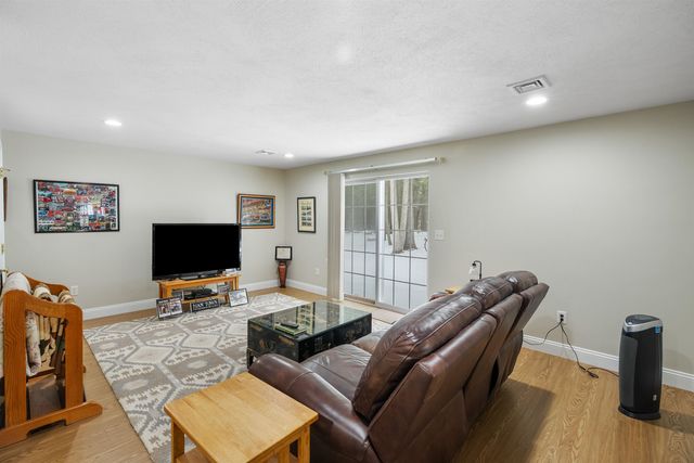 28 Linden Drive, Hampstead, NH 03826