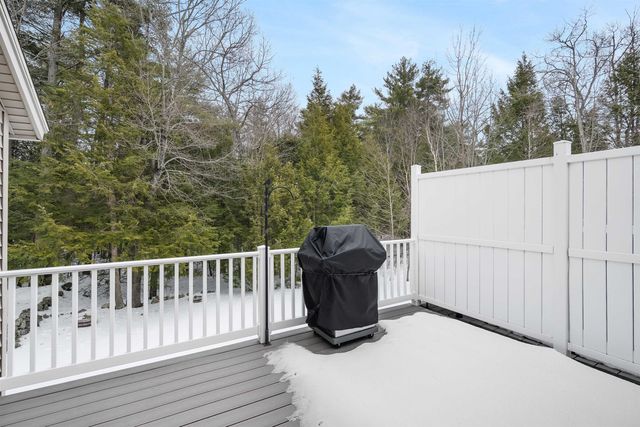 28 Linden Drive, Hampstead, NH 03826