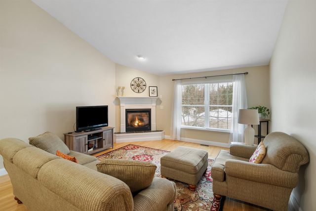 28 Linden Drive, Hampstead, NH 03826