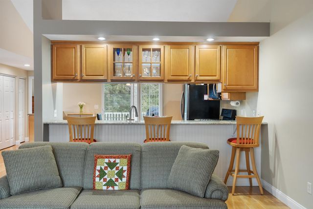 28 Linden Drive, Hampstead, NH 03826