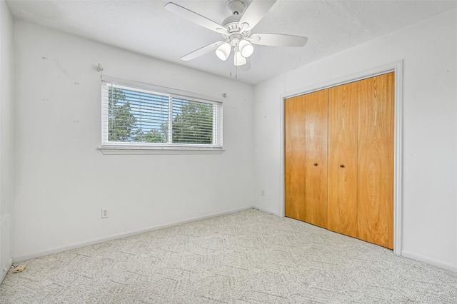 912 Oak Vista Court, Friendswood, TX 77546