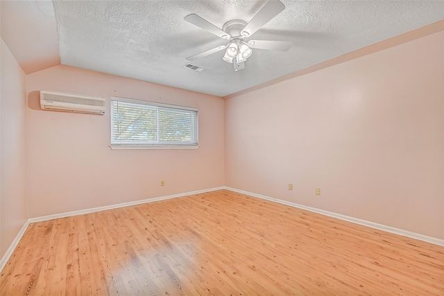 912 Oak Vista Court, Friendswood, TX 77546