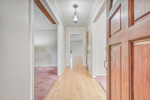 912 Oak Vista Court, Friendswood, TX 77546
