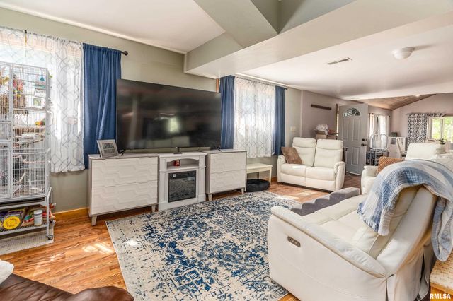 350 OAK GROVE Road, Makanda, IL 62958