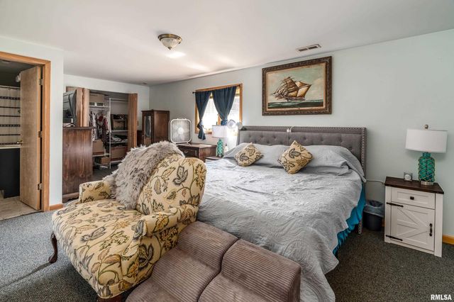 350 OAK GROVE Road, Makanda, IL 62958