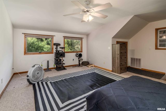 350 OAK GROVE Road, Makanda, IL 62958