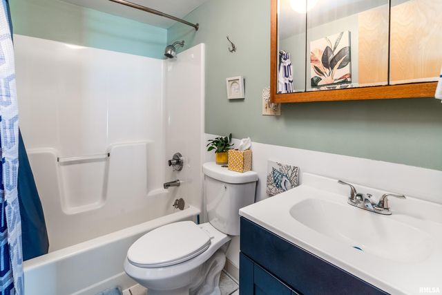 350 OAK GROVE Road, Makanda, IL 62958