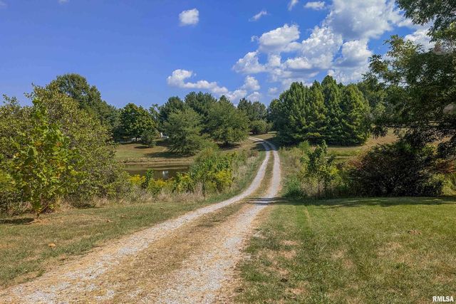 350 OAK GROVE Road, Makanda, IL 62958