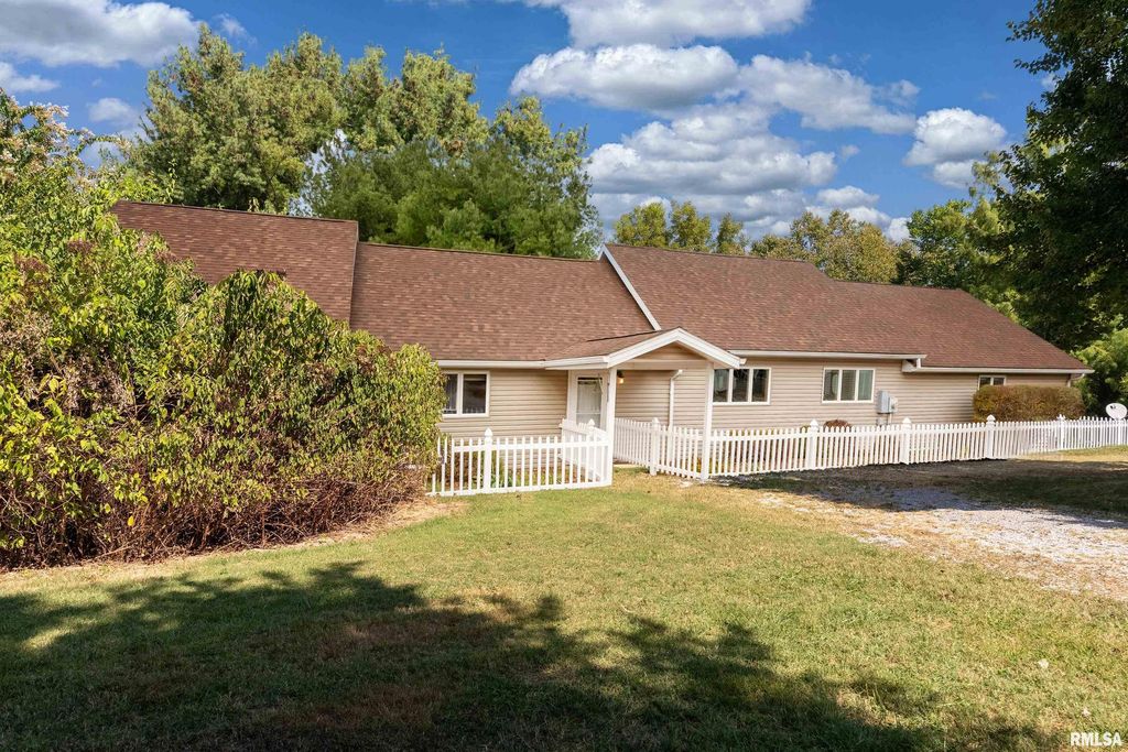 350 OAK GROVE Road, Makanda, IL 62958