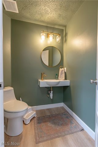 577 Colchester Court, Akron, OH 44319