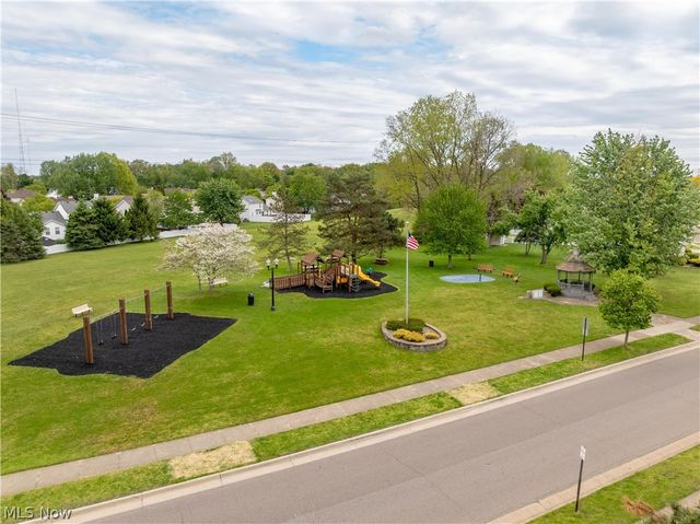 577 Colchester Court, Akron, OH 44319
