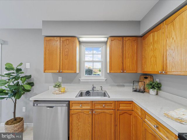 564 RADFORD TER NE, Leesburg, VA 20176