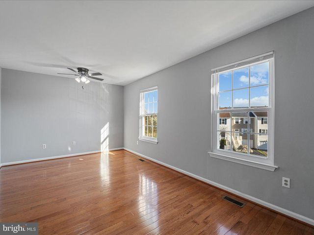 564 RADFORD TER NE, Leesburg, VA 20176