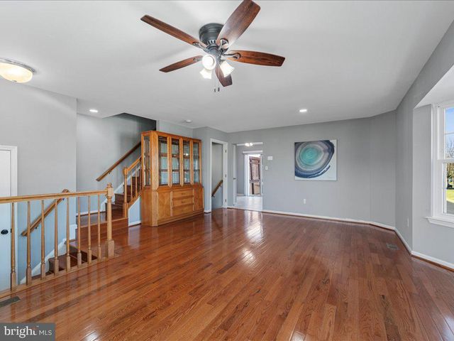 564 RADFORD TER NE, Leesburg, VA 20176