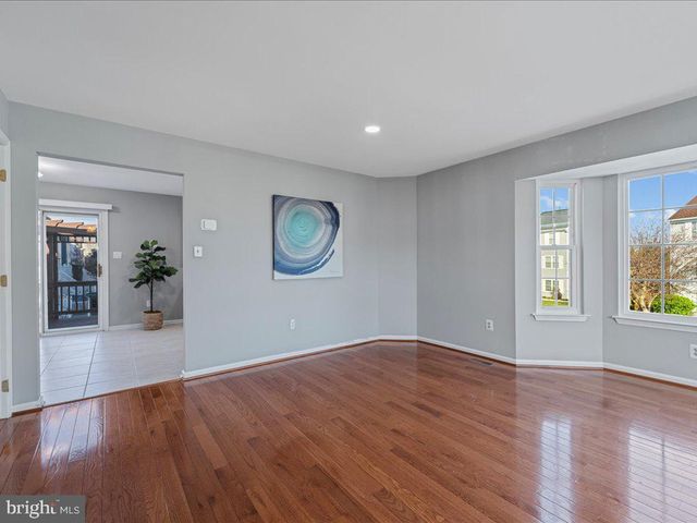 564 RADFORD TER NE, Leesburg, VA 20176