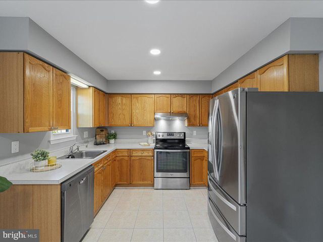 564 RADFORD TER NE, Leesburg, VA 20176