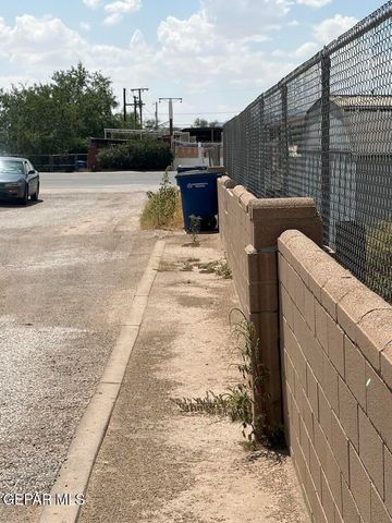 7167 N Loop Drive 3, El Paso, TX 79915