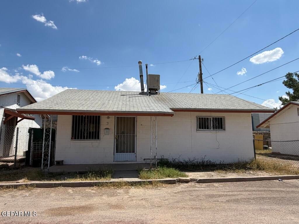 7167 N Loop Drive 3, El Paso, TX 79915