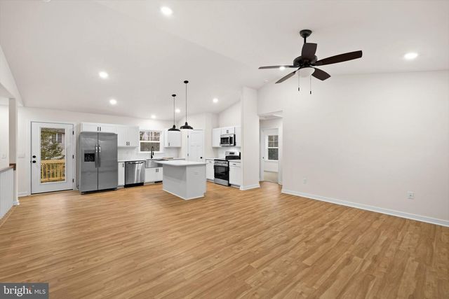 8354 COOLIDGE CIR, King George, VA 22485