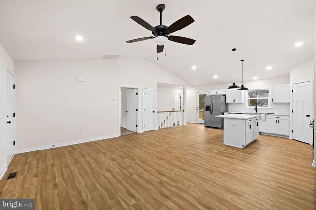 8354 COOLIDGE CIR, King George, VA 22485