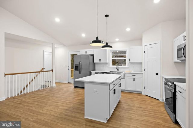 8354 COOLIDGE CIR, King George, VA 22485